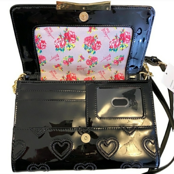 Betsey Johnson Heart Black Crossbody - Picture 4 of 12